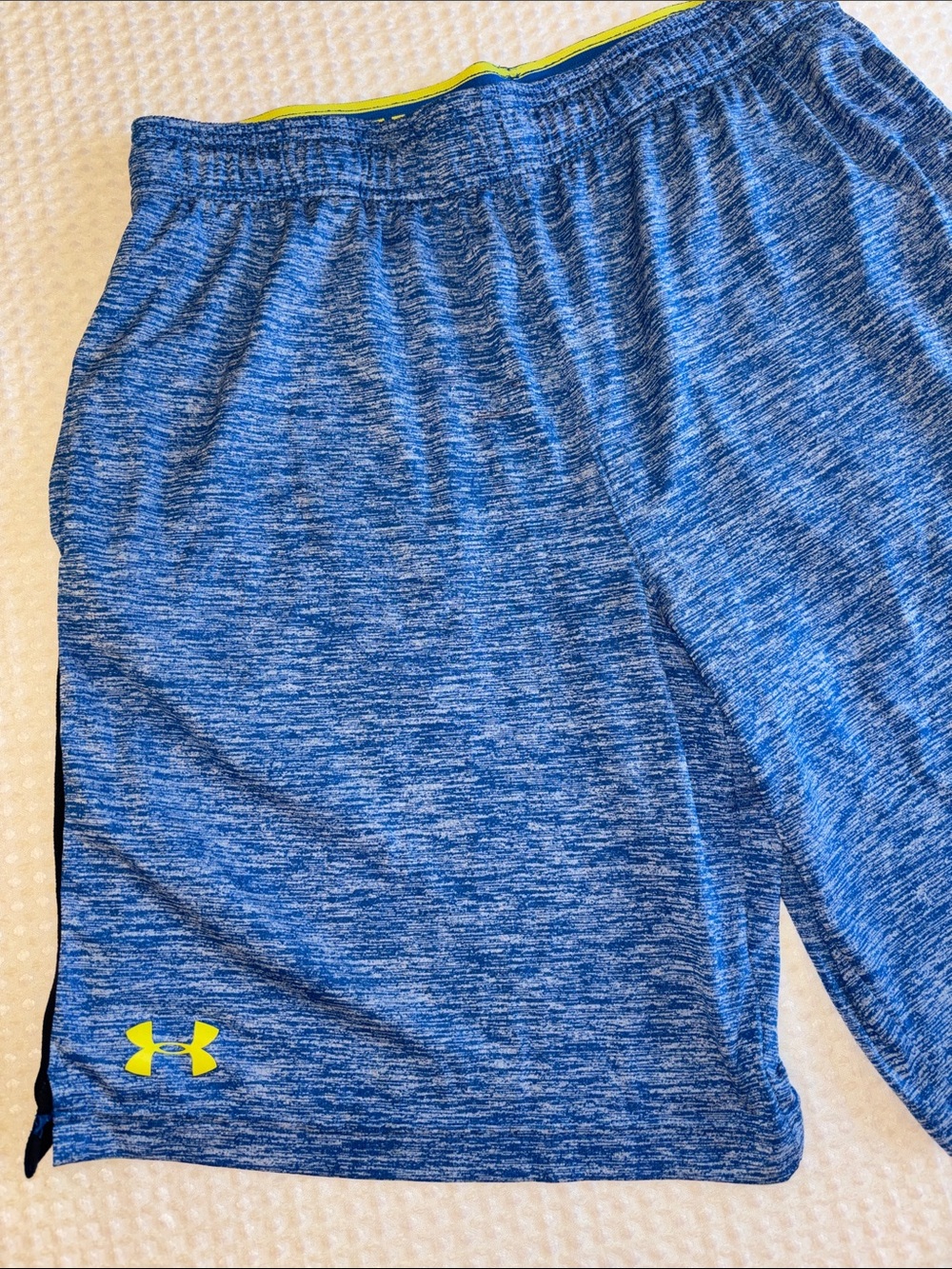Under Armour LARGE Loose Blue Heather Athletic Shorts Yellow Black Details